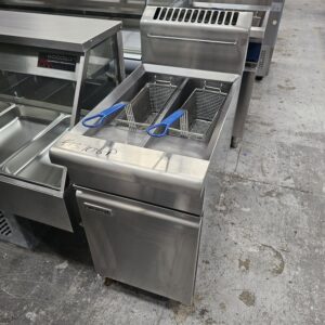REFURBISHED WALDORF SPLIT PAN GAS DEEP FRYER