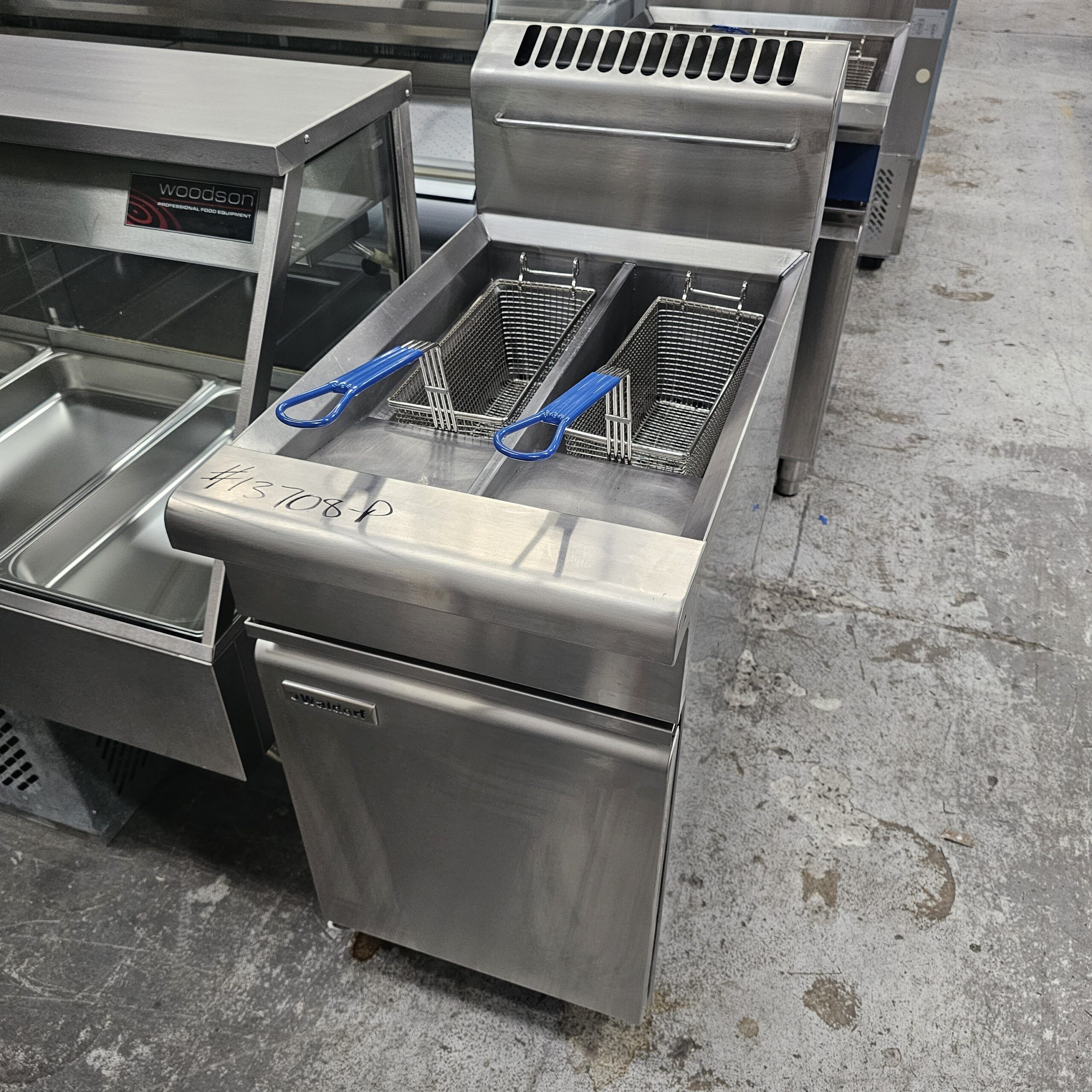 REFURBISHED WALDORF SPLIT PAN GAS DEEP FRYER