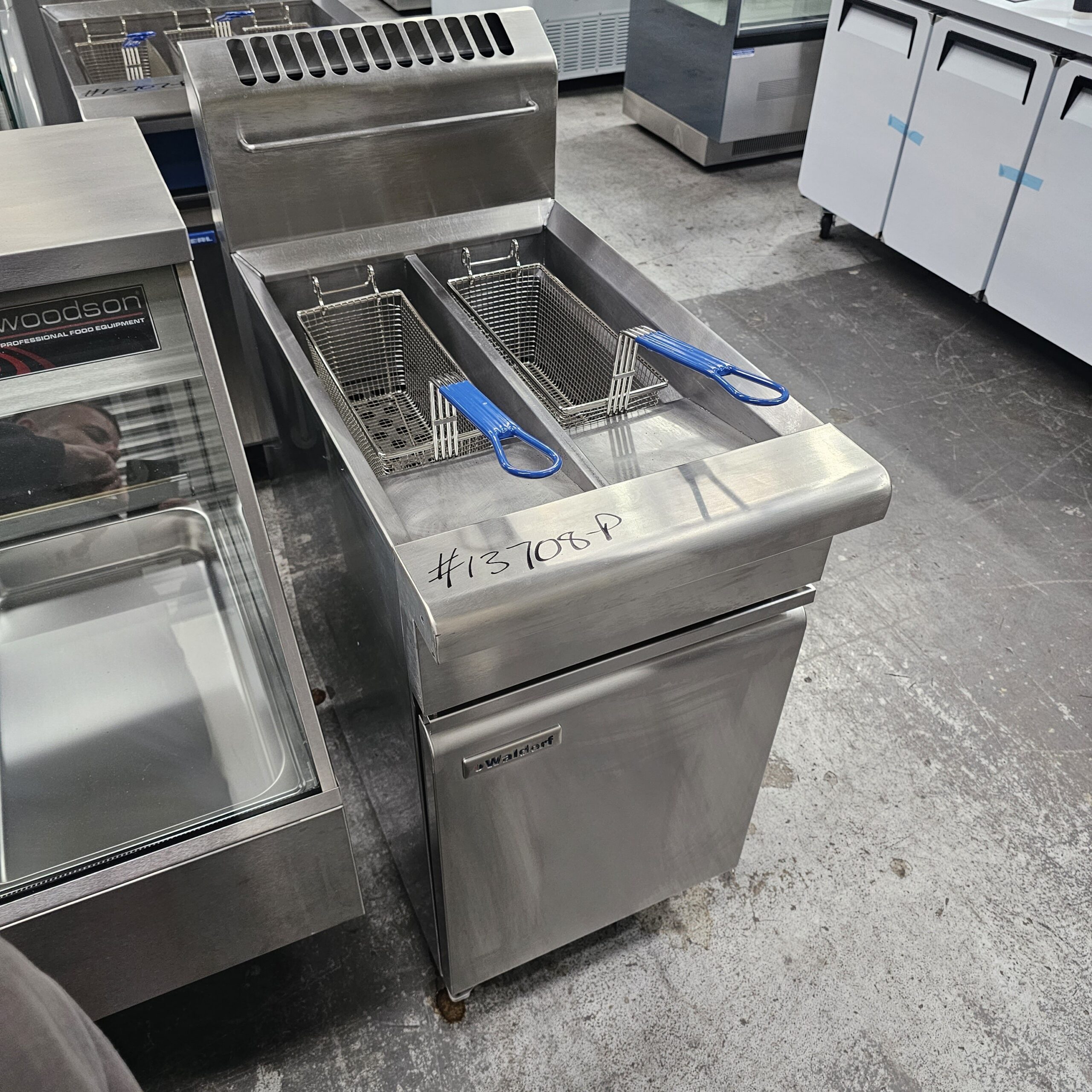 REFURBISHED WALDORF SPLIT PAN GAS DEEP FRYER - Image 2