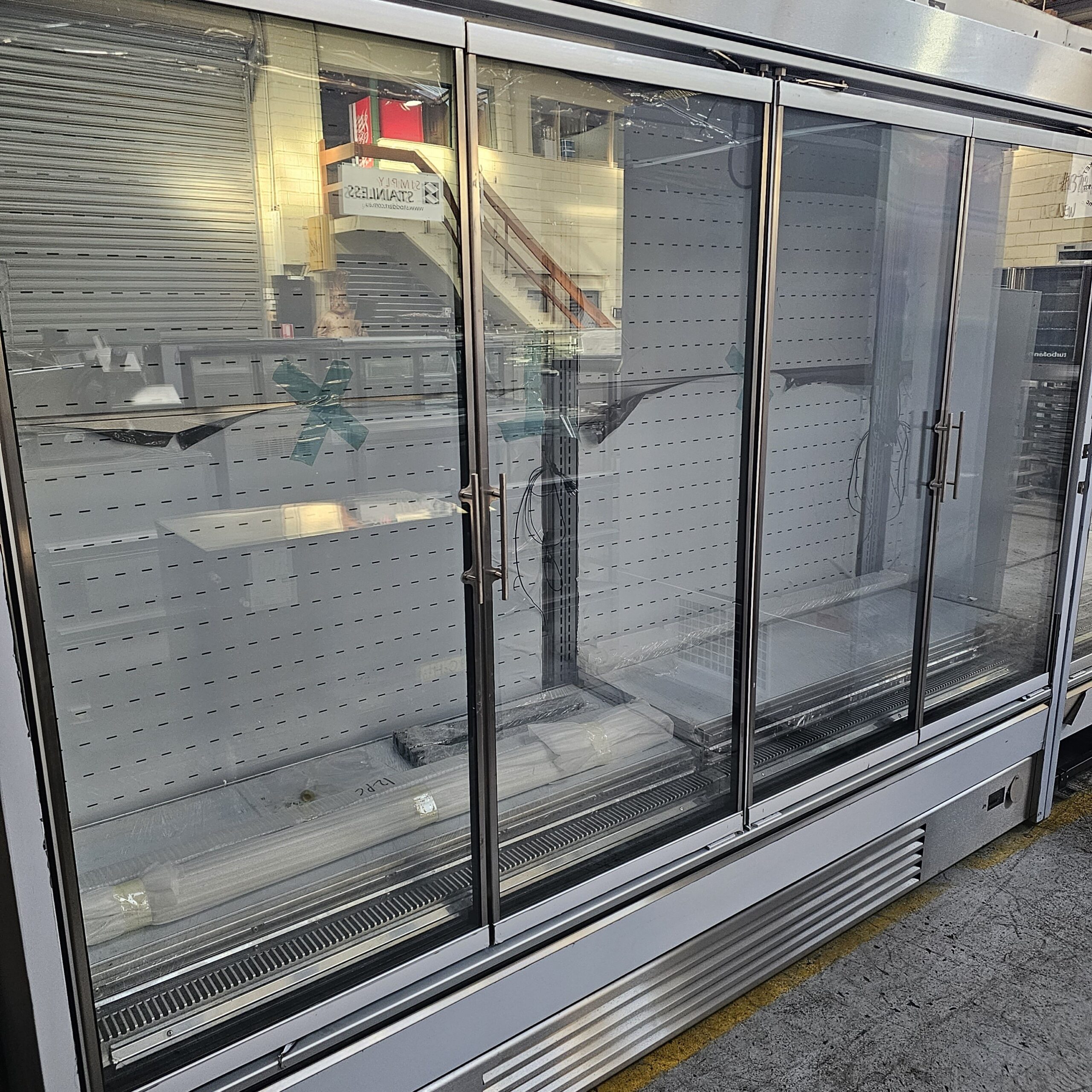 Premium Carter 4-Door Display Fridge IJB-2500 – Unbeatable Freshness - Image 3