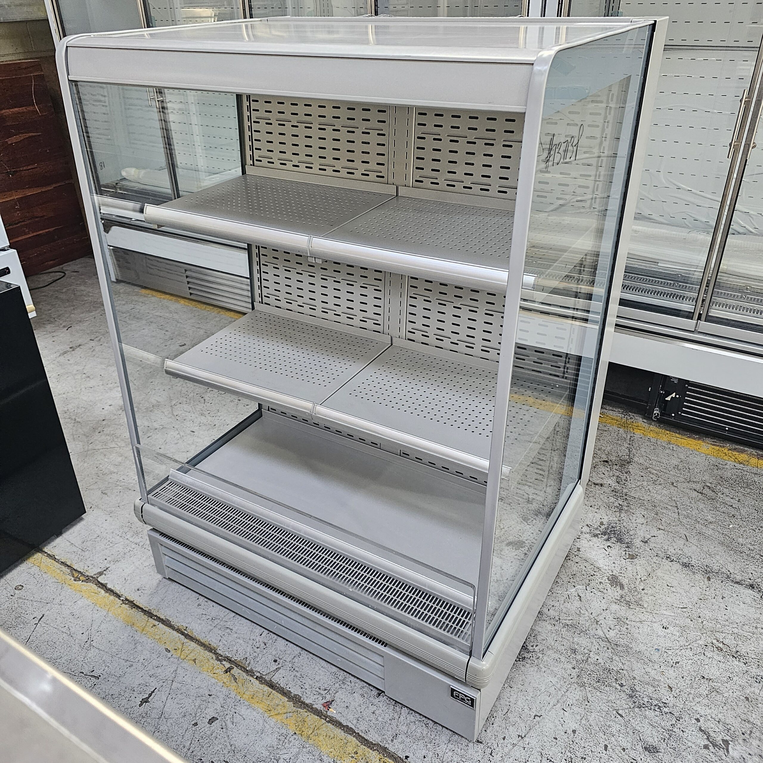 Premium Refurbished INVA10 Open Fridge – Crisp Display 3-Tier - Image 2