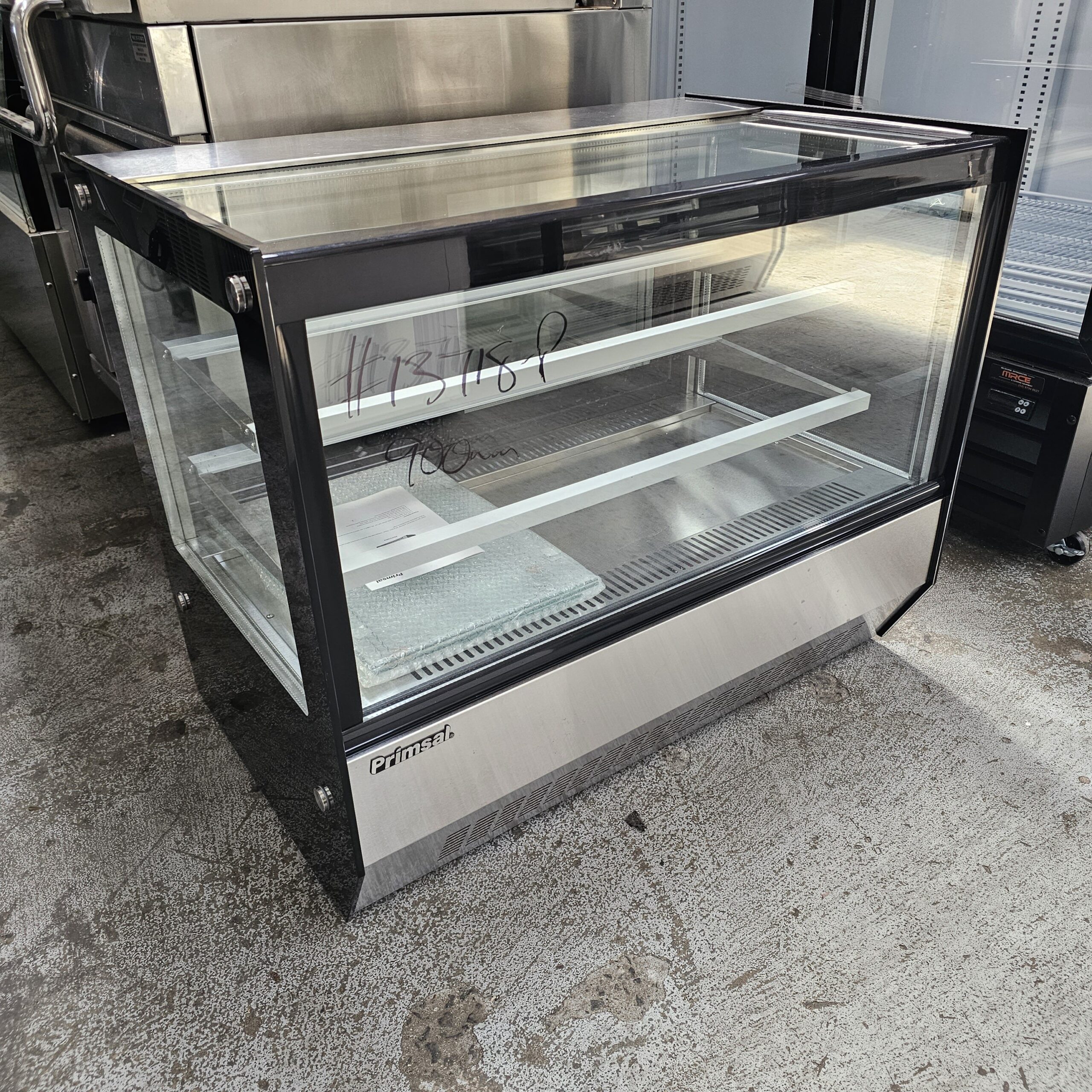 Superior Cake Display Fridge 900mm – Stunning Freshness, PRDC5160CD - Image 2